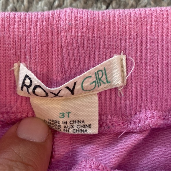 Roxy Set - Picture 4 of 5